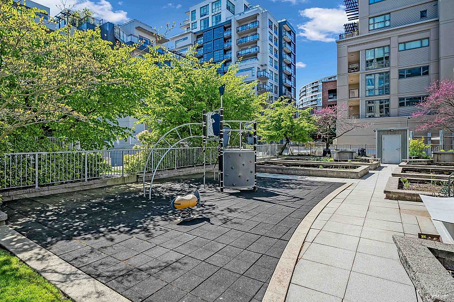 801 1833 Crowe Street Vancouver, BC - 28