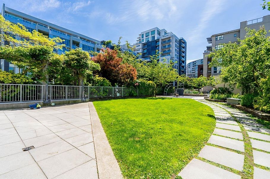 801 1833 Crowe Street Vancouver, BC - 27