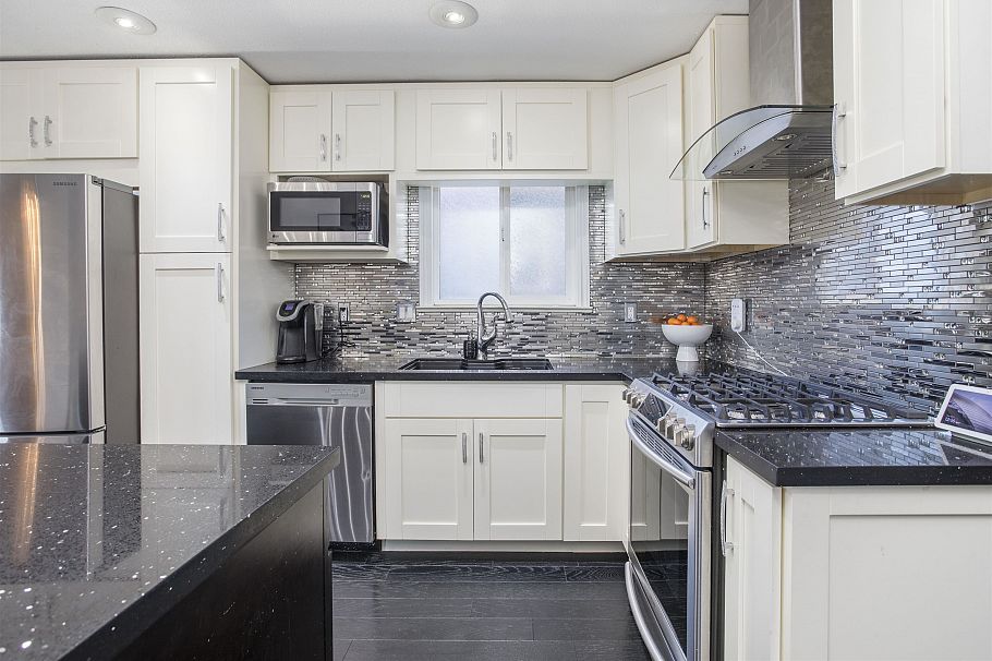 1278 E 13th Avenue Vancouver, BC - 10