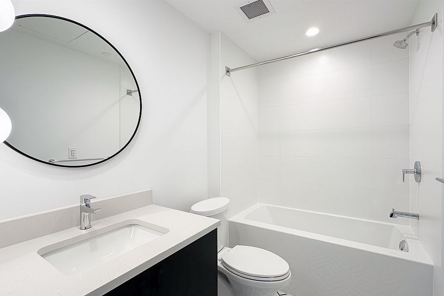 204 1680 E 12th Avenue Vancouver, BC - 12