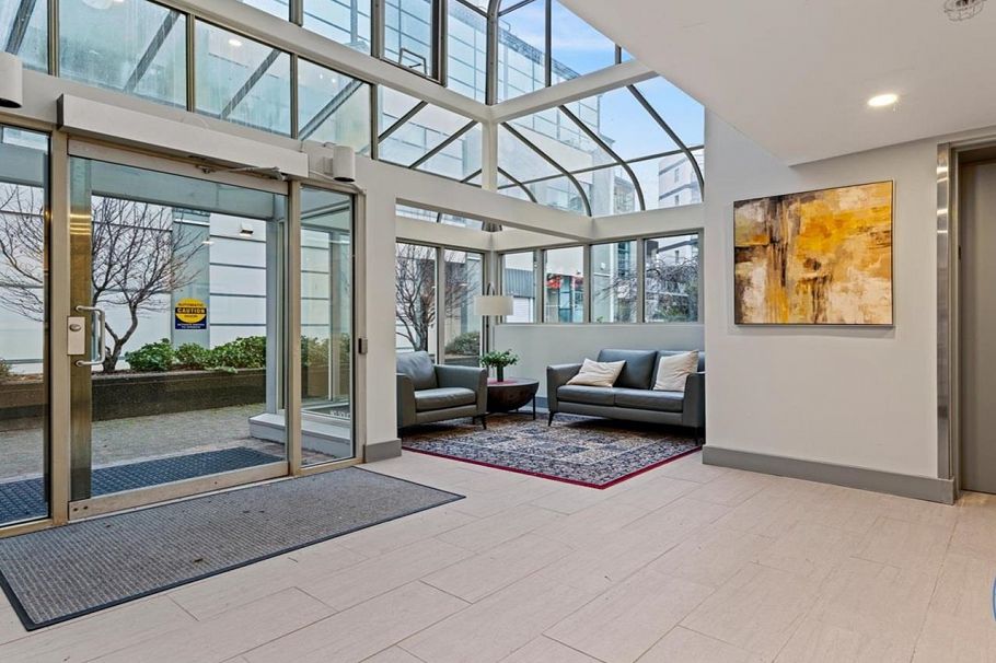 105 1502 Island Park Walk Vancouver, BC - 4