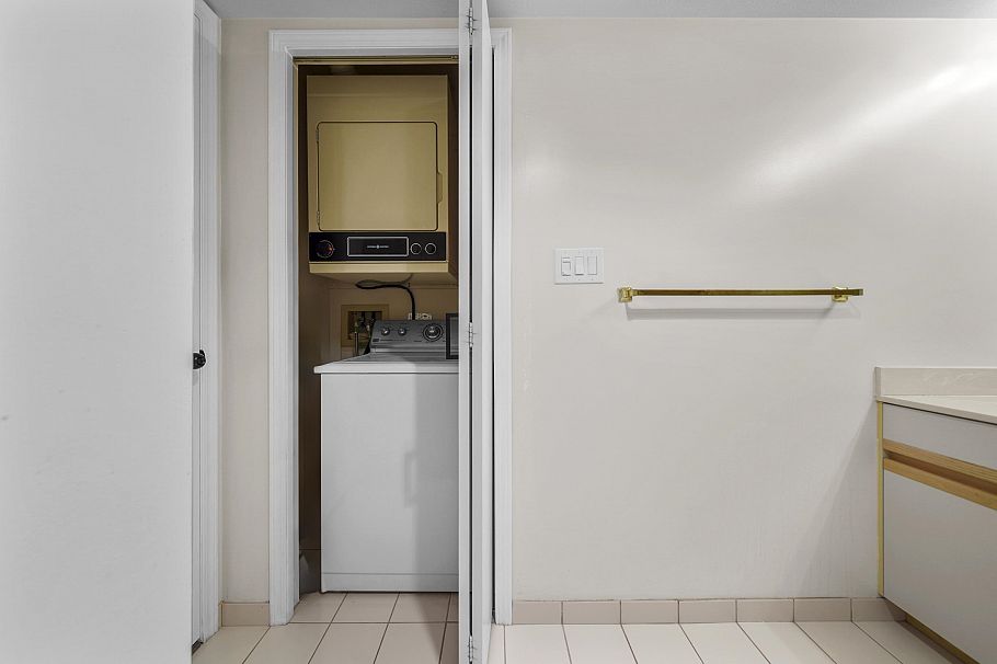 803 995 Roche Point Drive North Vancouver, BC - 30