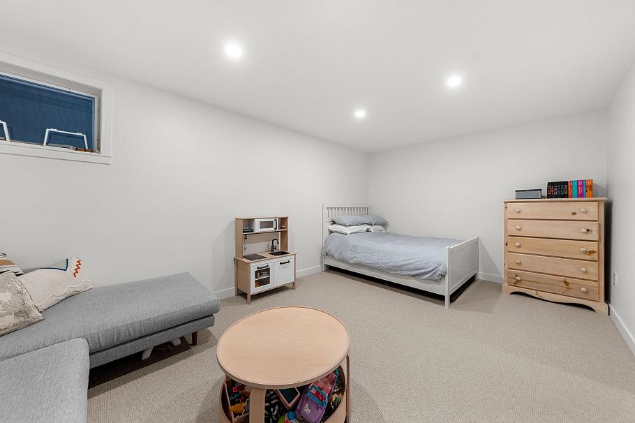 34 1910 Cedar Village Crescent North Vancouver, BC - 27