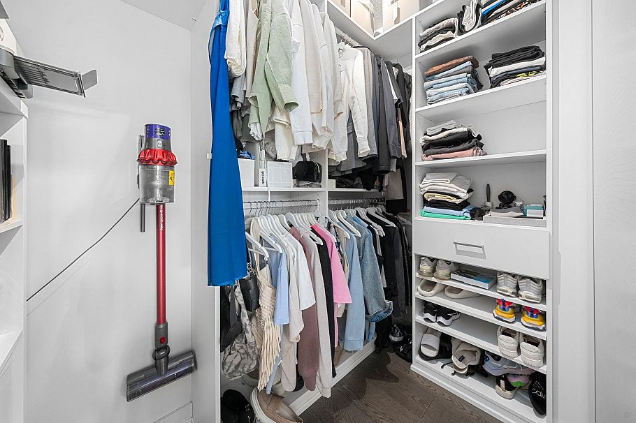 218 733 W 14th Street North Vancouver, BC - 22