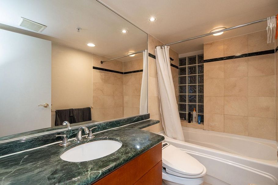 122 1228 Marinaside Crescent Vancouver, BC - 18