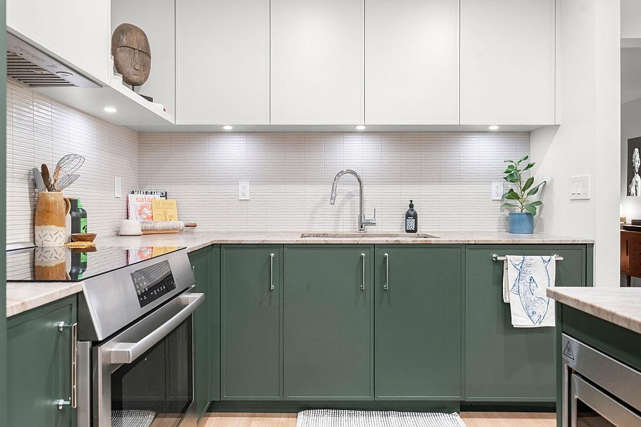 34 1910 Cedar Village Crescent North Vancouver, BC - 2