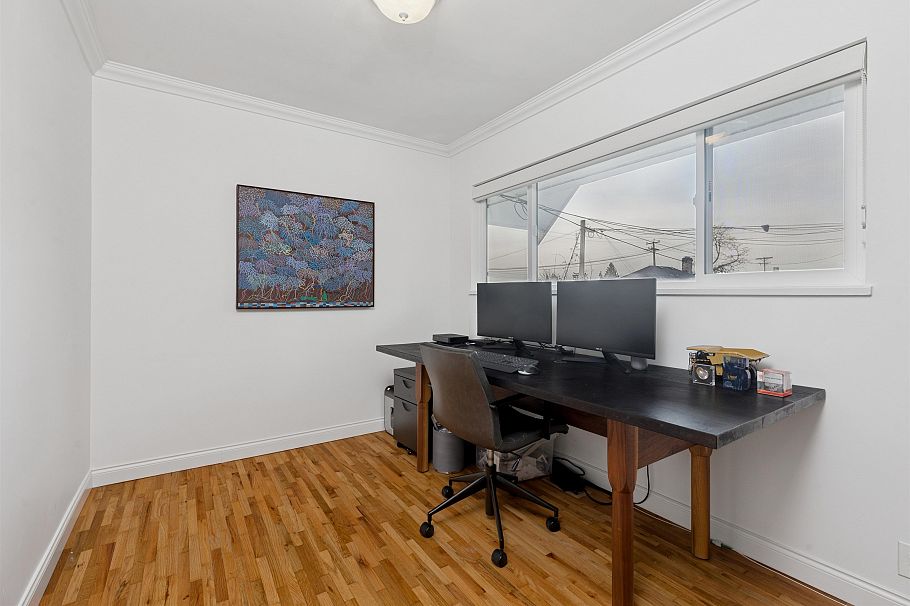 1425 William Avenue North Vancouver, BC - 28