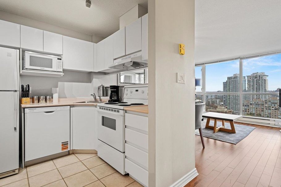 1607 1188 Richards Street Vancouver, BC - 10