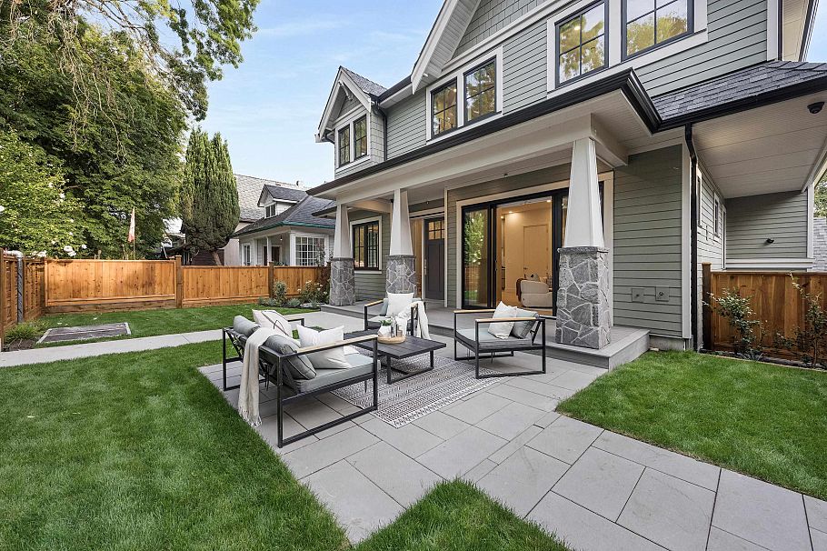 2136 E 10th Avenue Vancouver, BC - 23