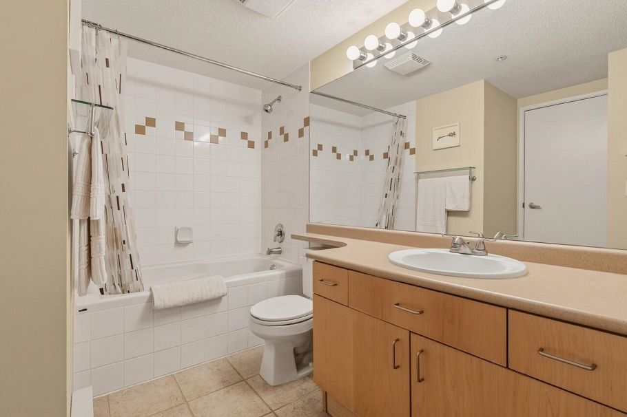 402 124 W 3rd Street North Vancouver, BC - 16