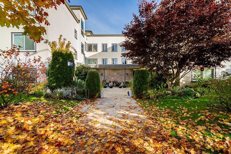 305 3530 Cambie Street Vancouver, BC - 2