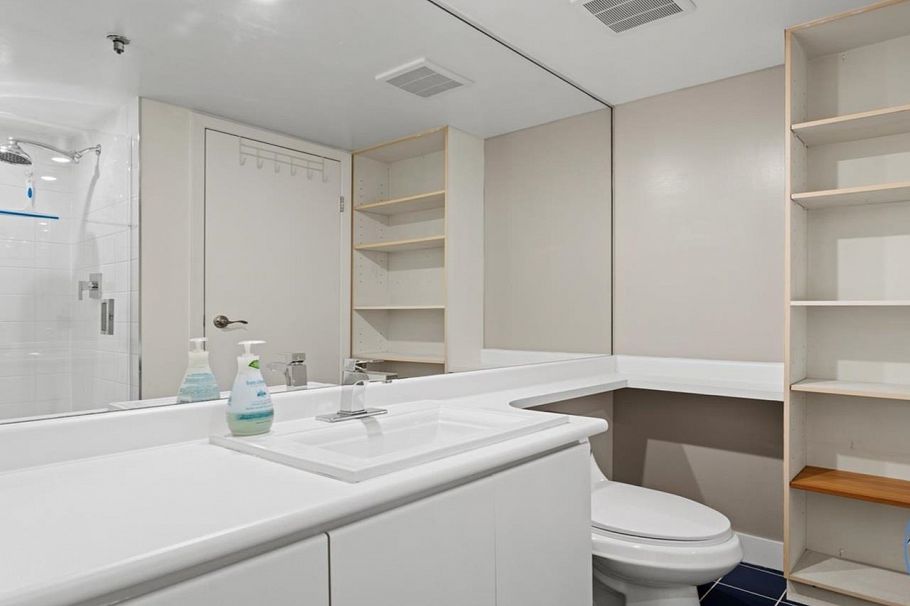 105 1502 Island Park Walk Vancouver, BC - 17