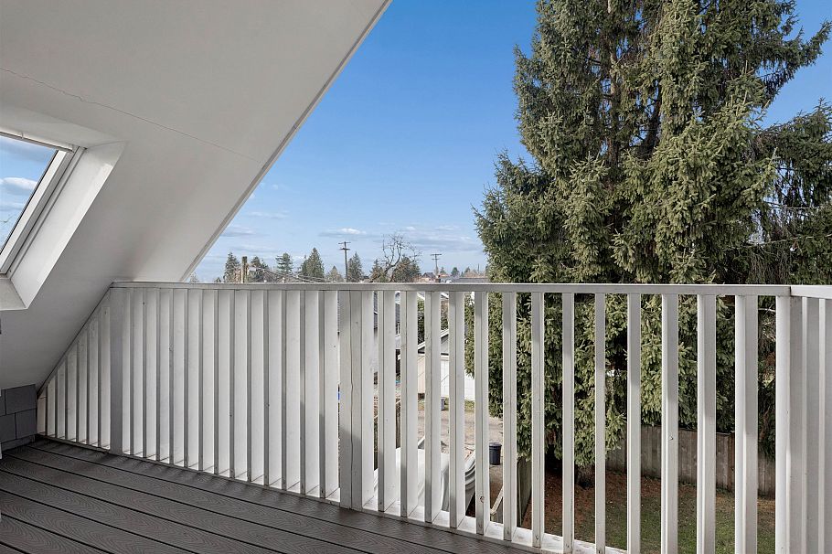 1425 William Avenue North Vancouver, BC - 23