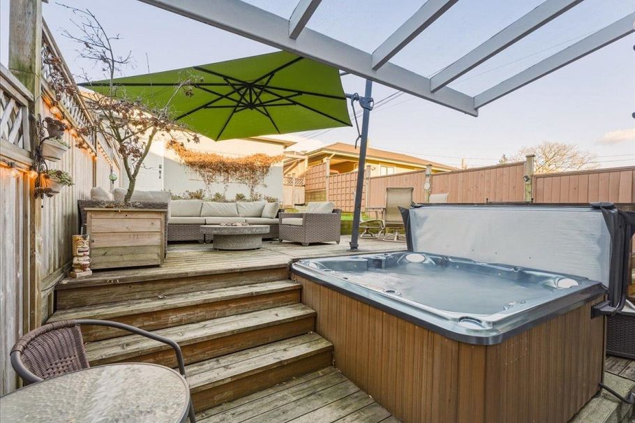 318 E Keith Road North Vancouver, BC - 15