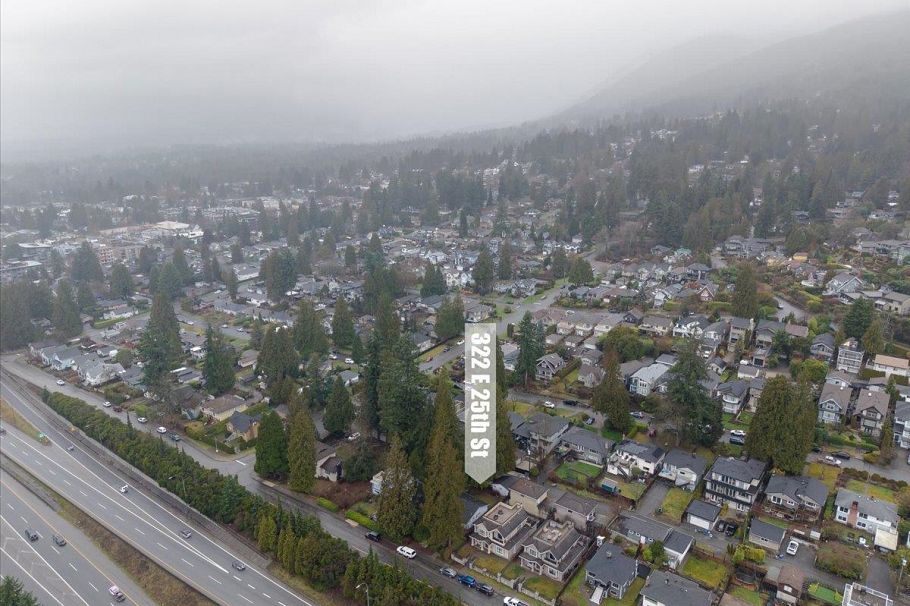322 E 25th Street North Vancouver, BC - 23