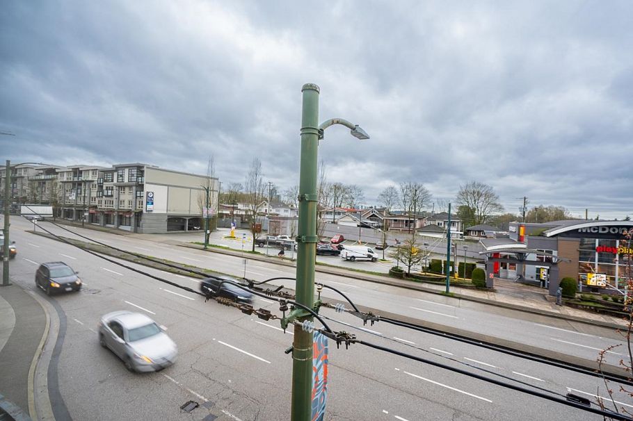 303 3423 E Hastings Street Vancouver, BC - 35