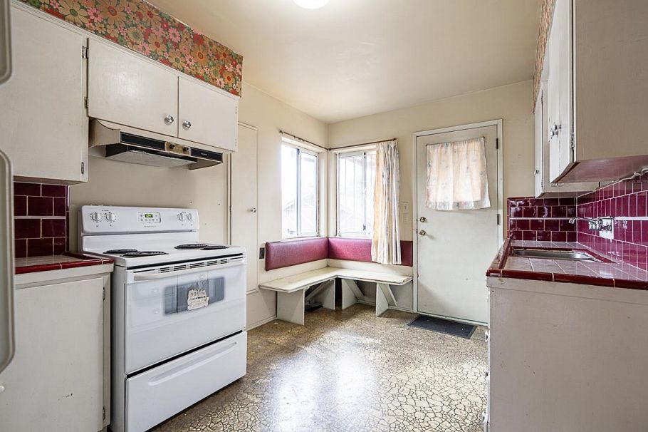 3484 E 25th Avenue Vancouver, BC - 9