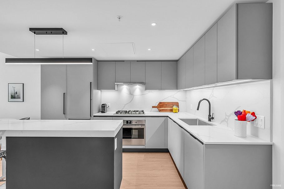 506 2235 E Broadway Vancouver, BC - 9