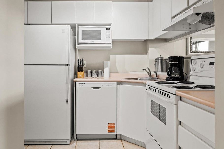 1607 1188 Richards Street Vancouver, BC - 11