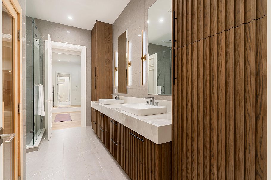 6005 Alma Street Vancouver, BC - 31