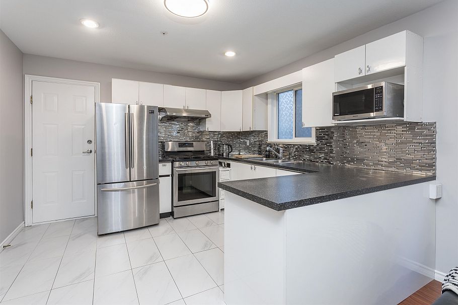 1278 E 13th Avenue Vancouver, BC - 29