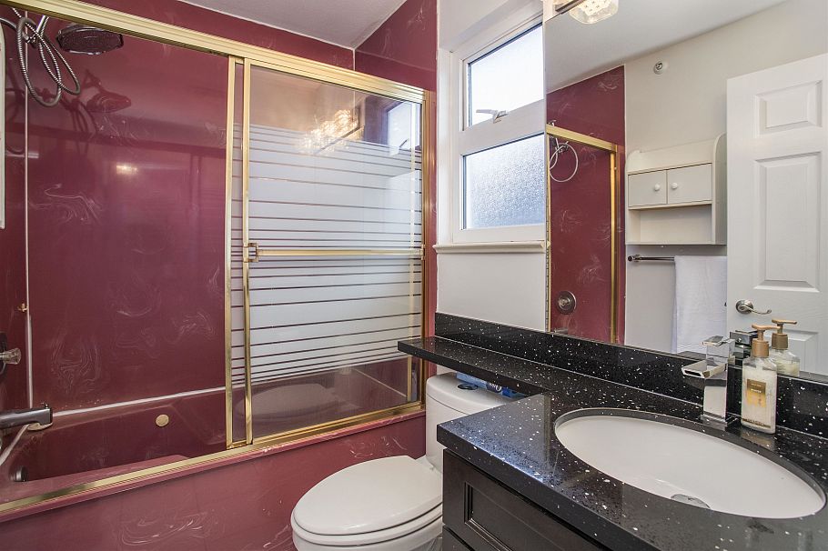 1278 E 13th Avenue Vancouver, BC - 16