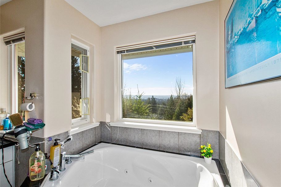 3866 Michener Way North Vancouver, BC - 20