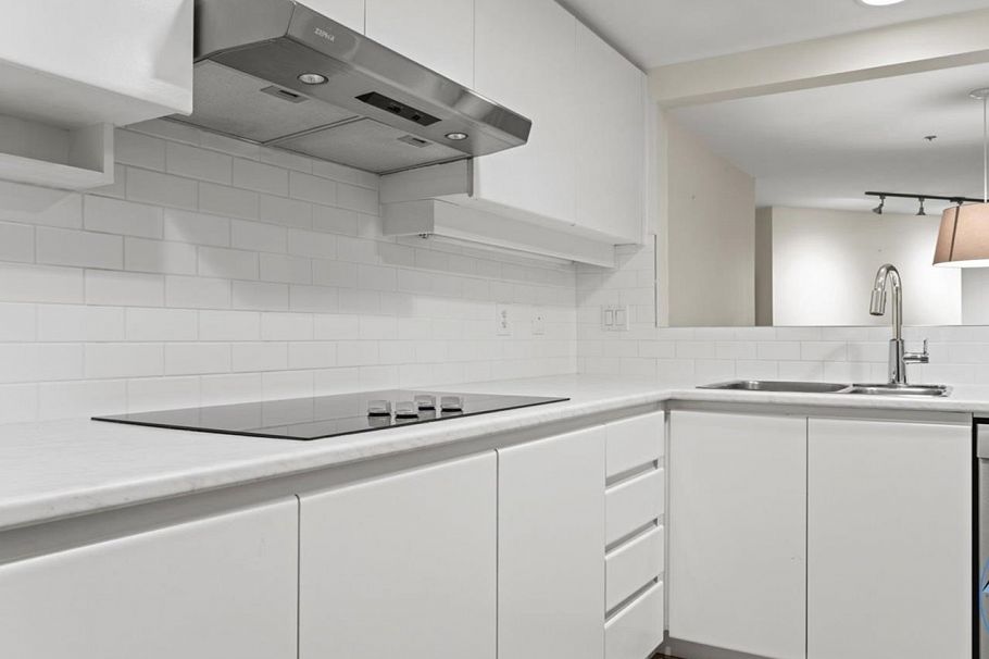 105 1502 Island Park Walk Vancouver, BC - 7