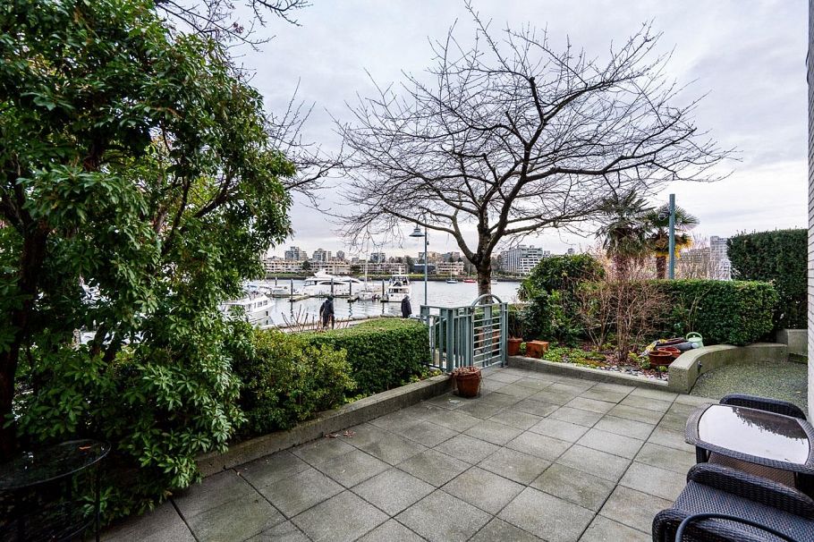 122 1228 Marinaside Crescent Vancouver, BC - 31