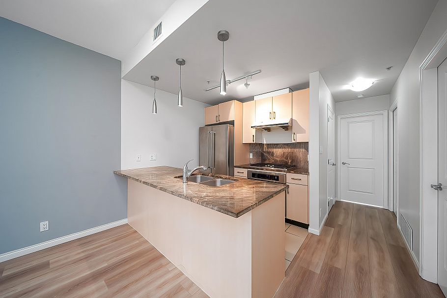 303 1211 Melville Street Vancouver, BC - 7