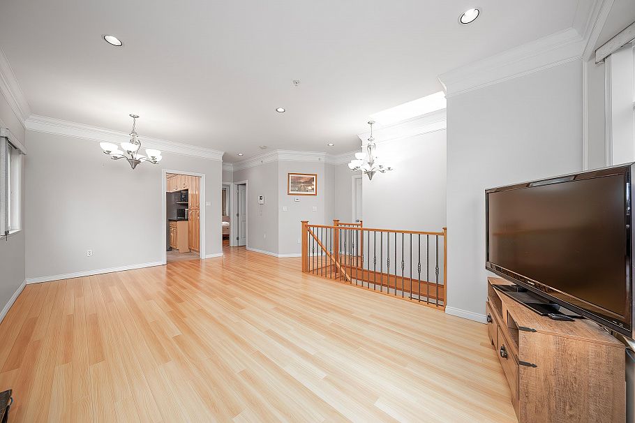 3320 E 43rd Avenue Vancouver, BC - 18