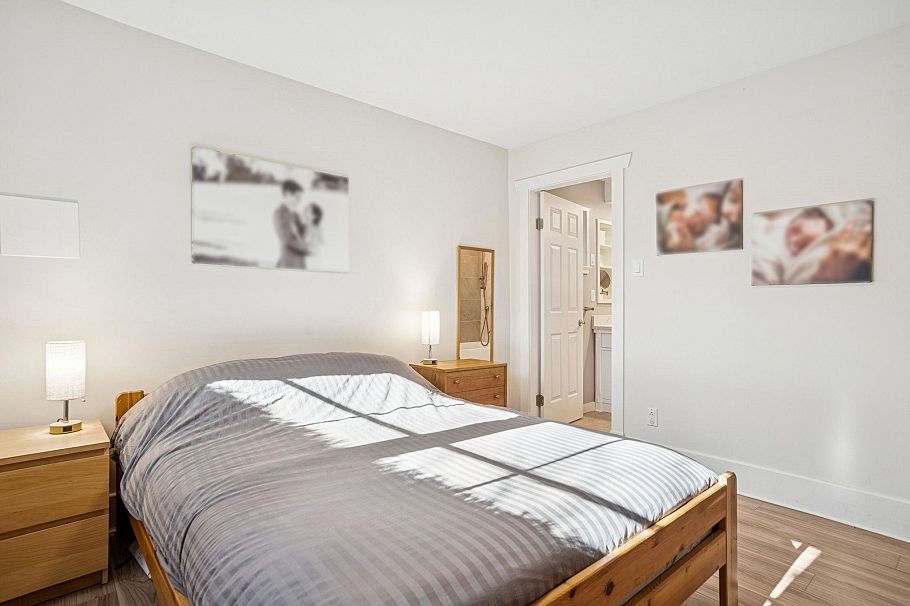 327 W 15th Avenue Vancouver, BC - 17