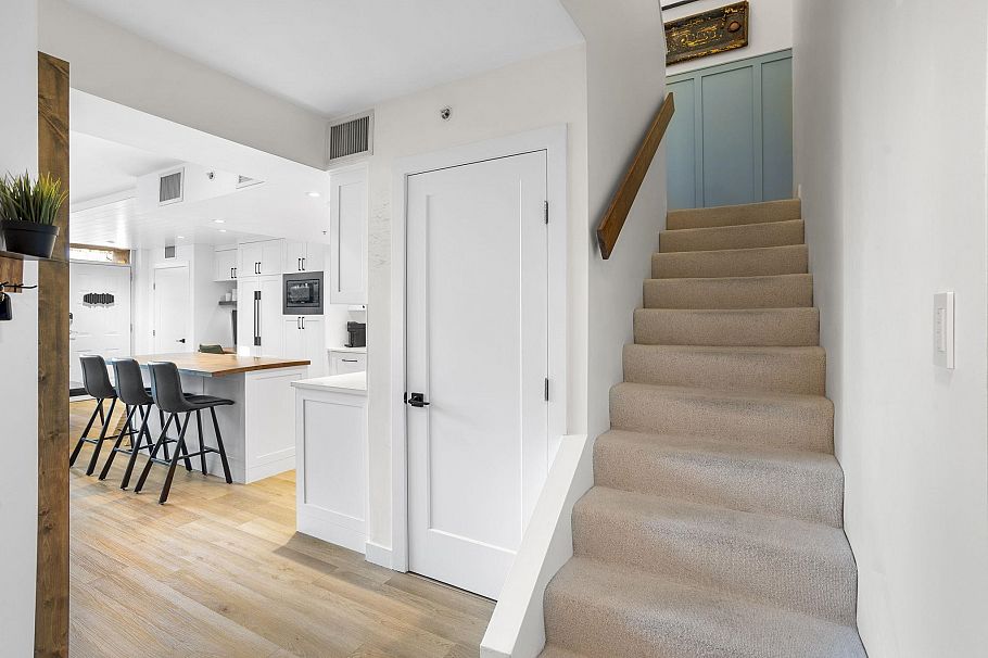 TH2 168 E Esplanade Avenue North Vancouver, BC - 20