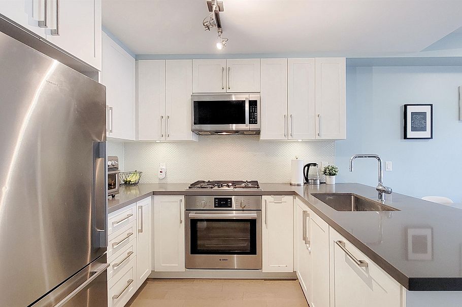 207 10177 River Drive Richmond, BC - 9