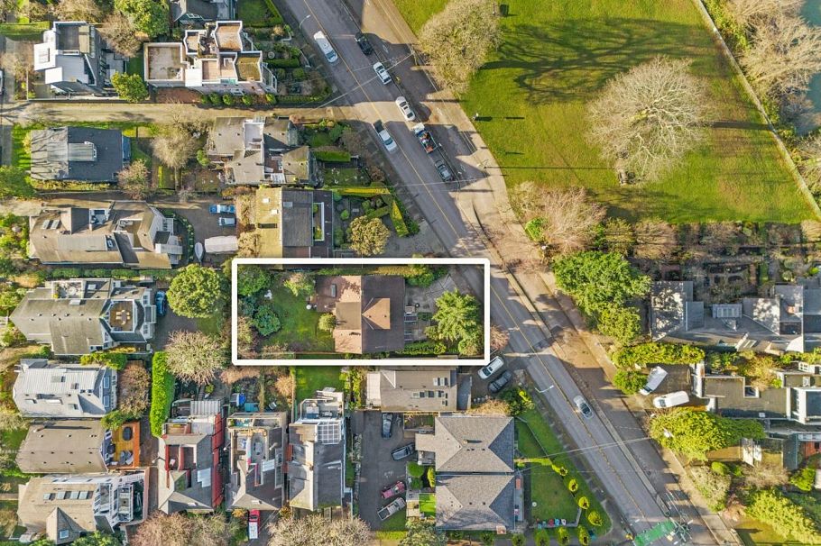 2730 Point Grey Road Vancouver, BC - 35