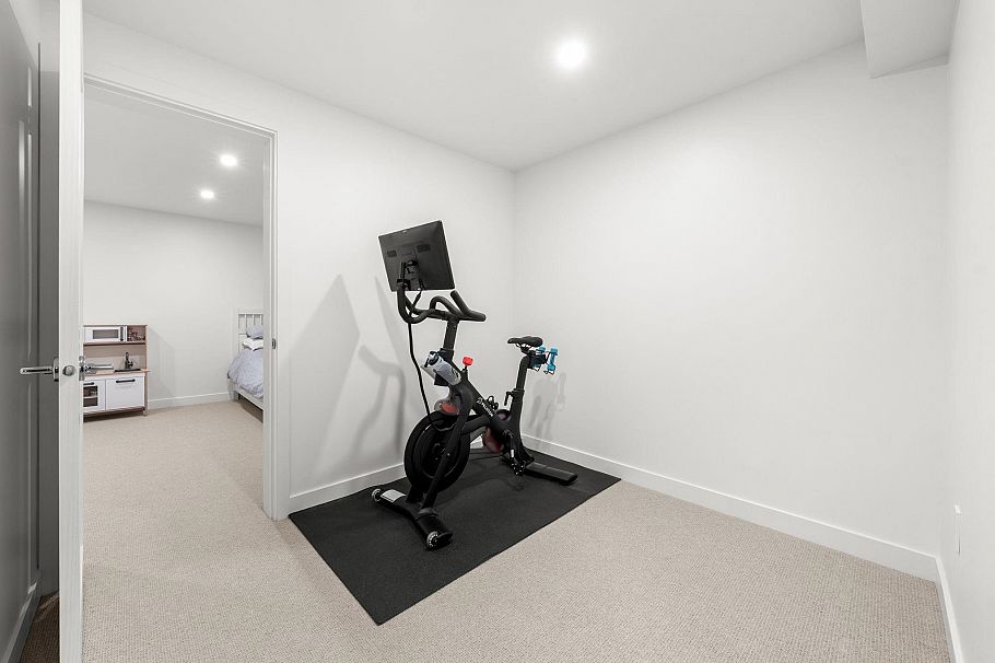 34 1910 Cedar Village Crescent North Vancouver, BC - 21