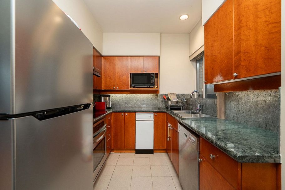 122 1228 Marinaside Crescent Vancouver, BC - 9