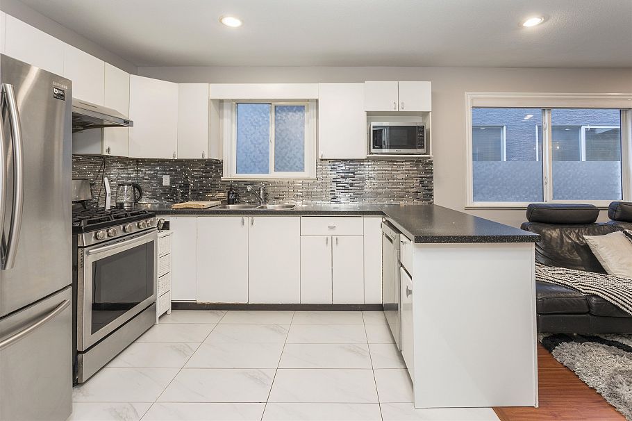 1278 E 13th Avenue Vancouver, BC - 30