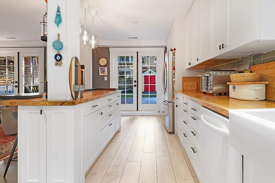 4990 Capilano Road North Vancouver, BC - 8