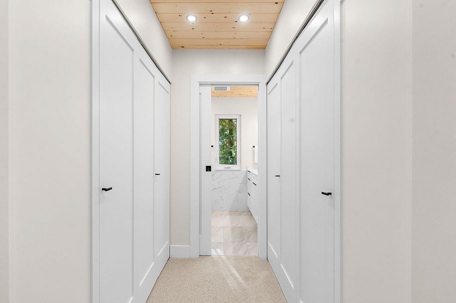 867 Frederick Road North Vancouver, BC - 16