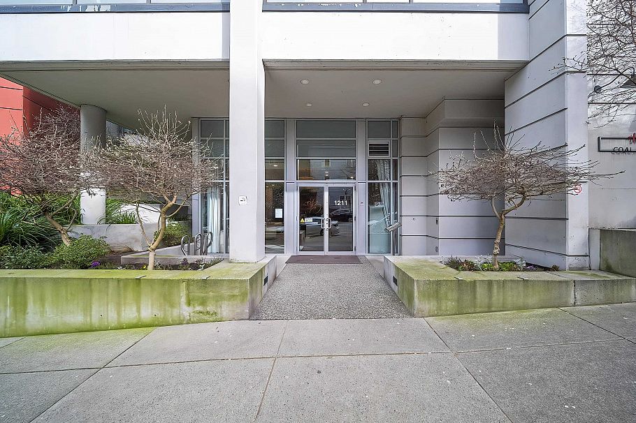 303 1211 Melville Street Vancouver, BC - 29