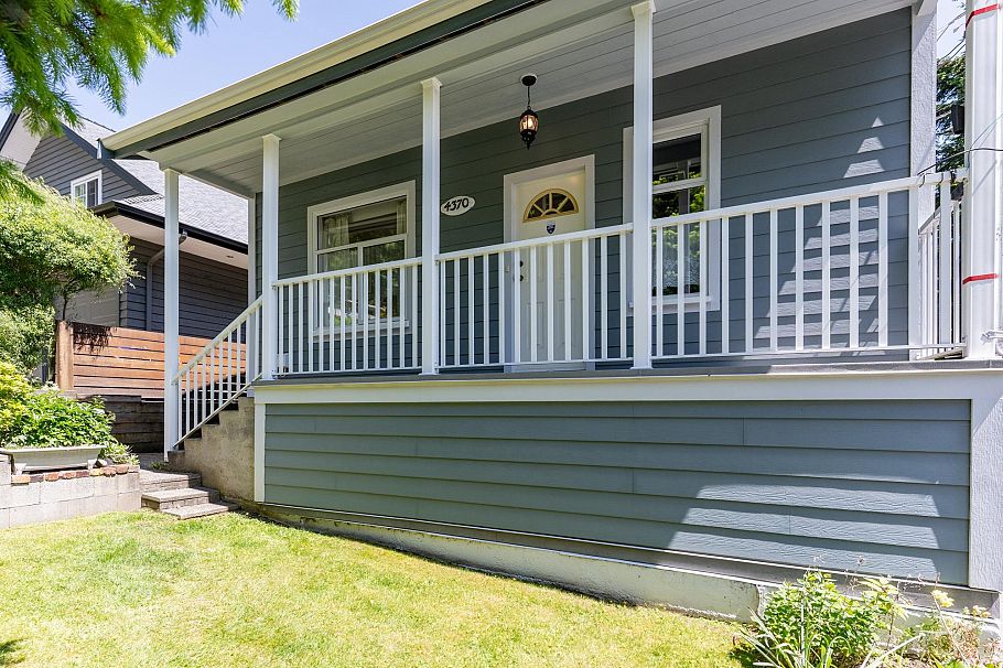 4370 Mountain Highway North Vancouver, BC - 7