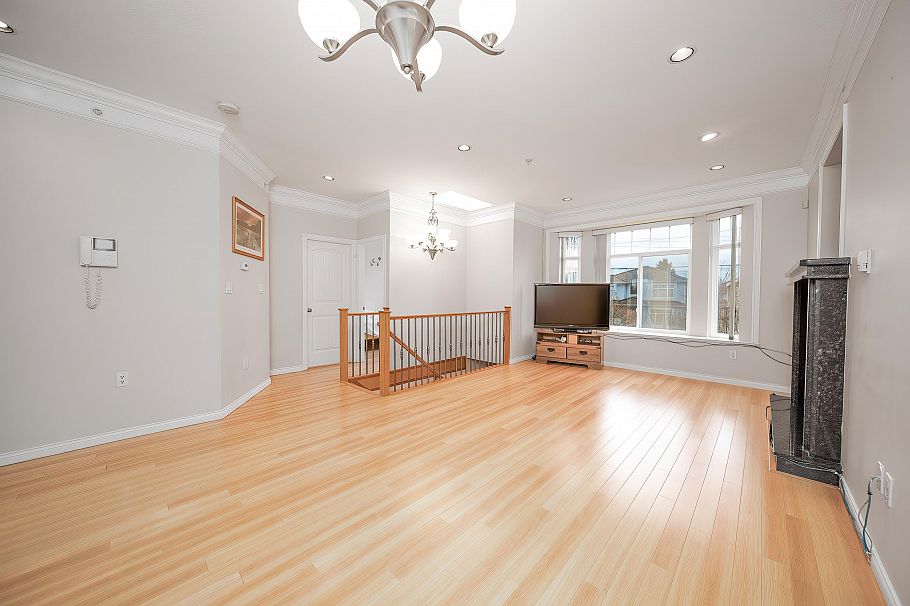 3320 E 43rd Avenue Vancouver, BC - 10