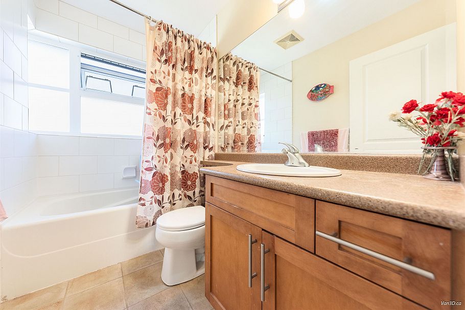 15 3150 Sunnyhurst Road North Vancouver, BC - 29