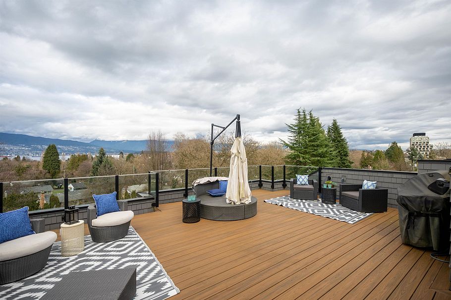 3955 W Broadway Vancouver, BC - 32