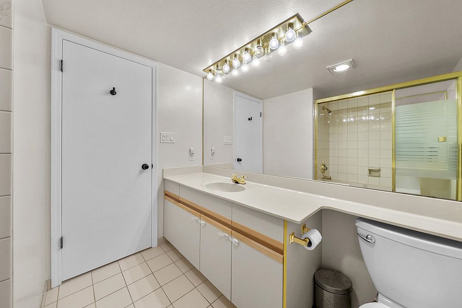 803 995 Roche Point Drive North Vancouver, BC - 28