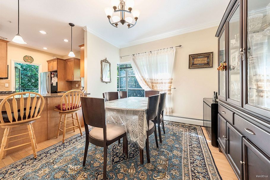 15 3150 Sunnyhurst Road North Vancouver, BC - 8