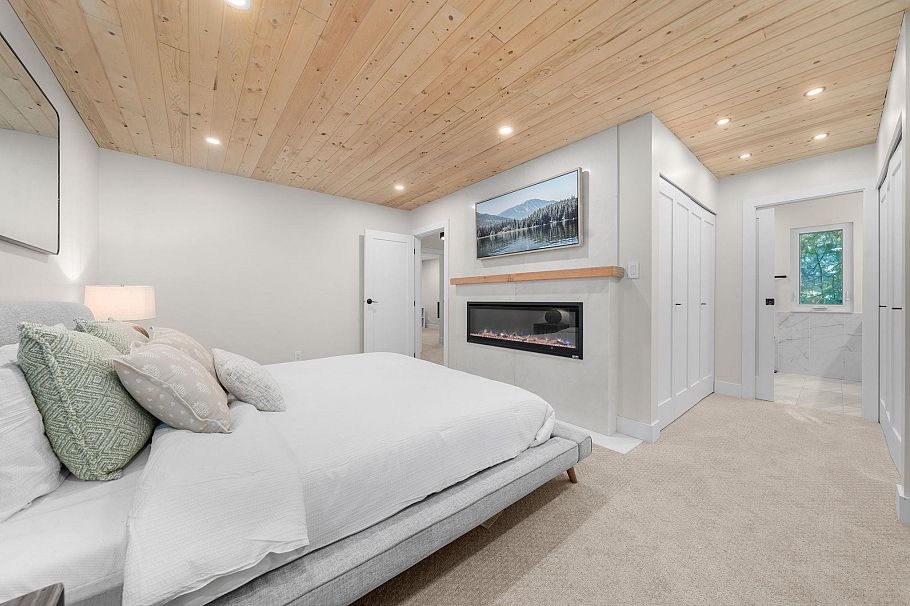 867 Frederick Road North Vancouver, BC - 15