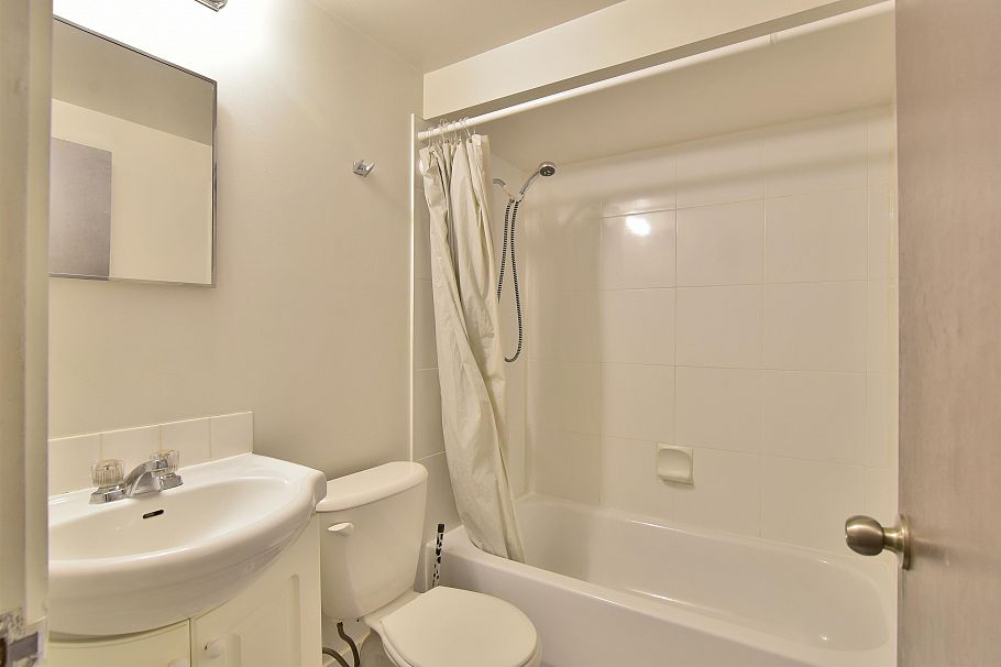 108 1540 HARO STREET, Vancouver BC V6G 1G6 Vancouver, BC - 12