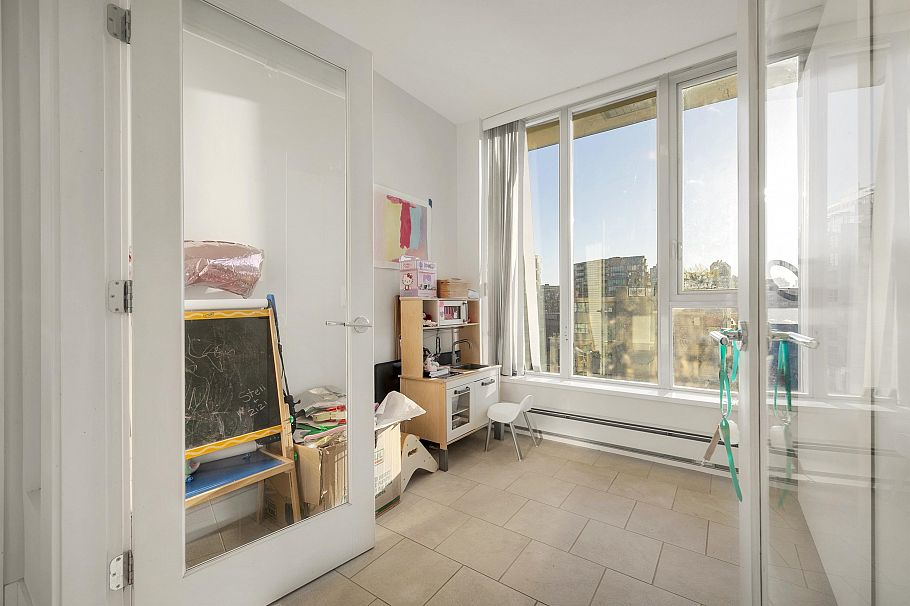 801 1833 Crowe Street Vancouver, BC - 21